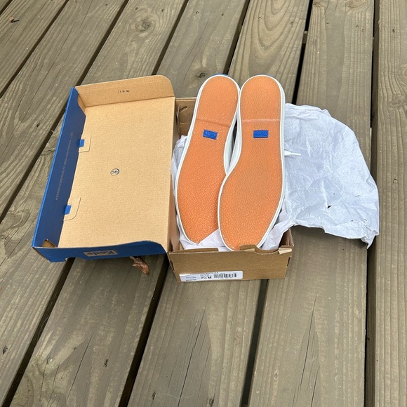 Keds NWT LEATHER women’s champion White Sneakers - Picture 4 of 4